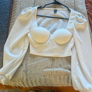 white long sleeve cropped shirt